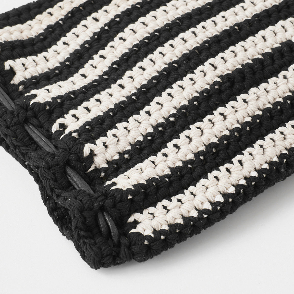 Crochet stripe bag details