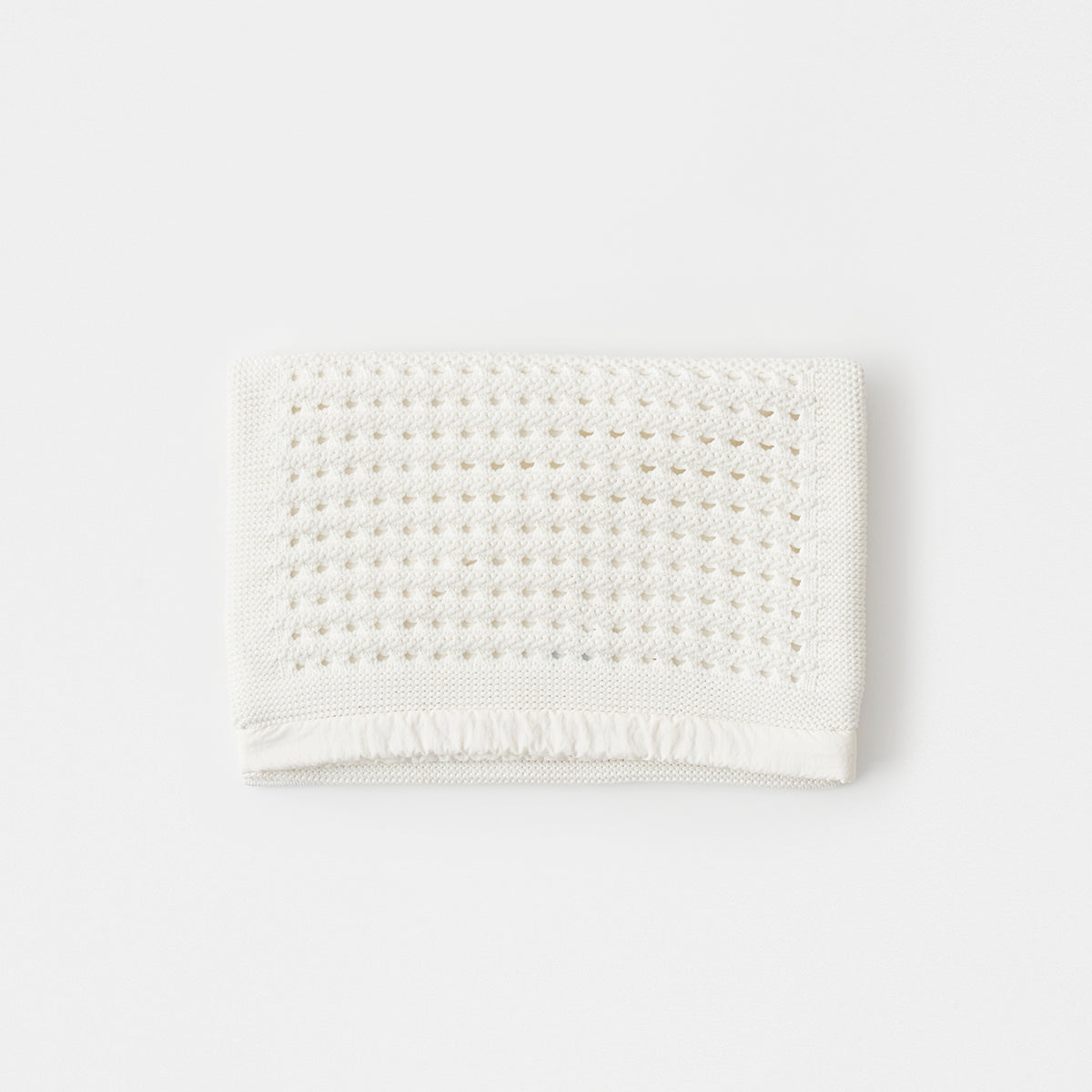 Knitted folding clutch bag / white