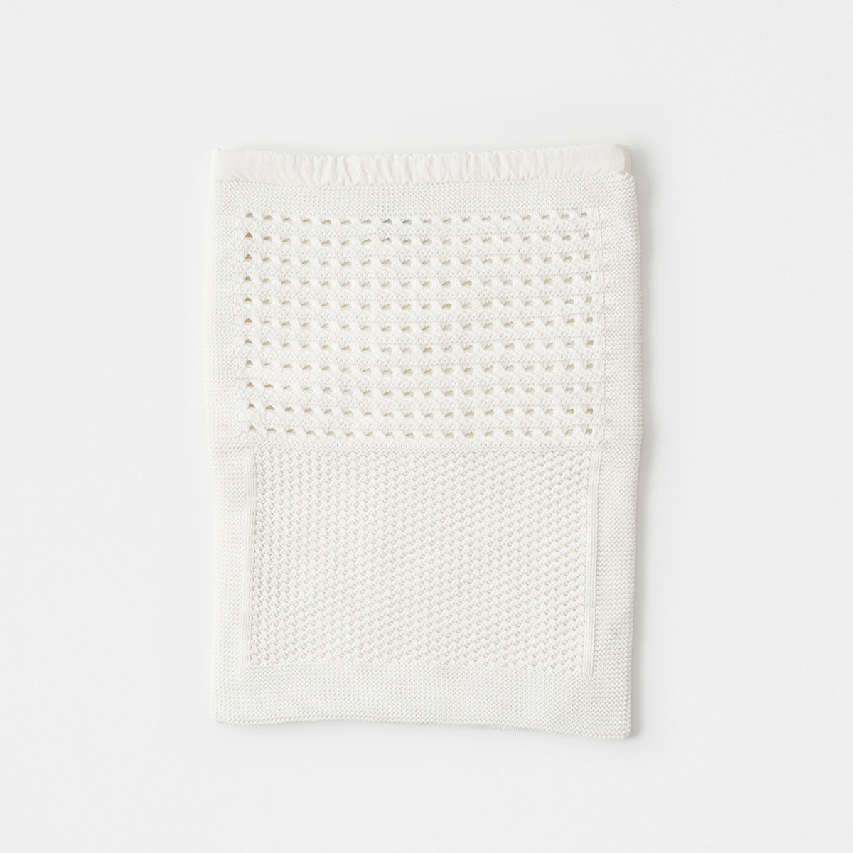 Knitted folding clutch bag / white