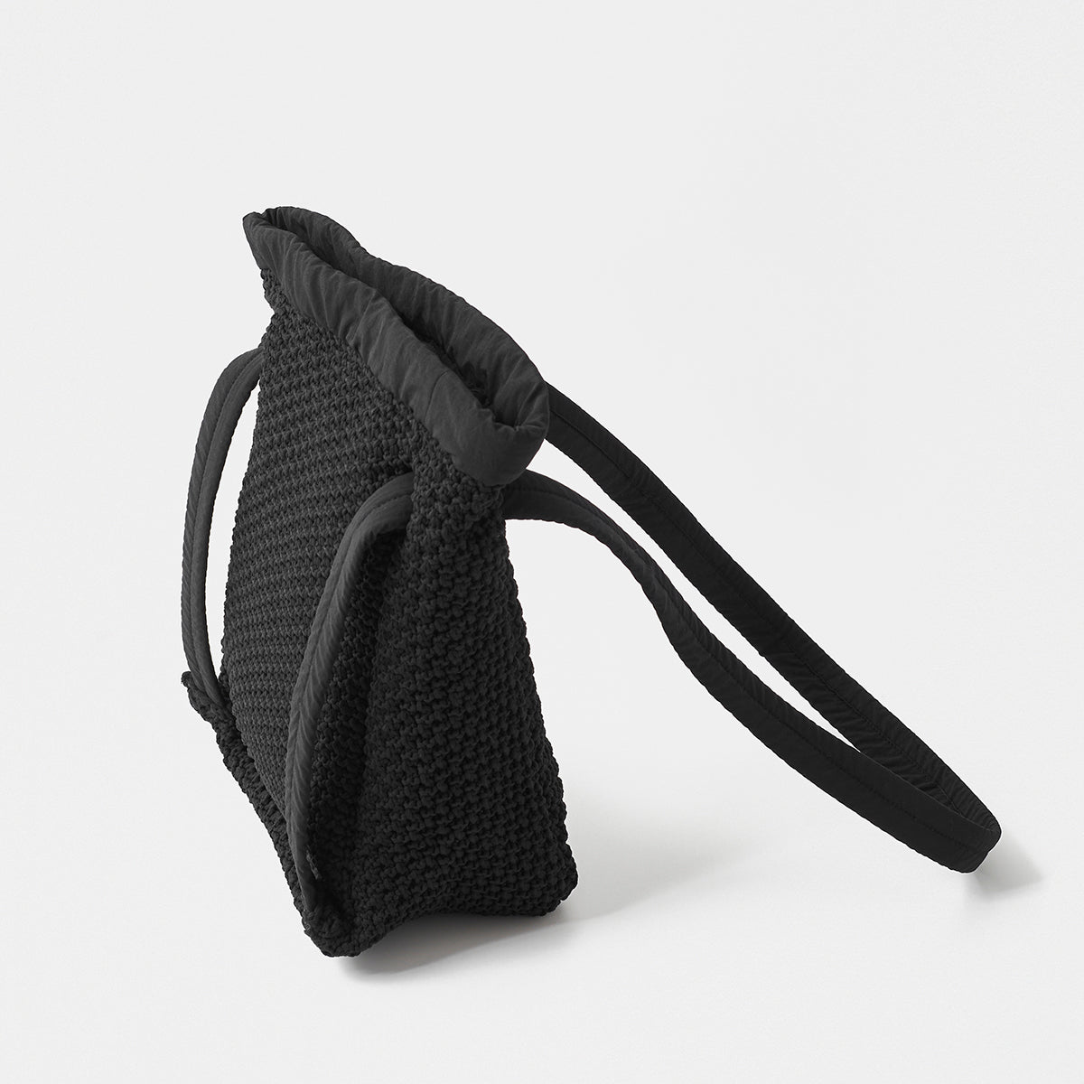 2way knitted bag side view / black