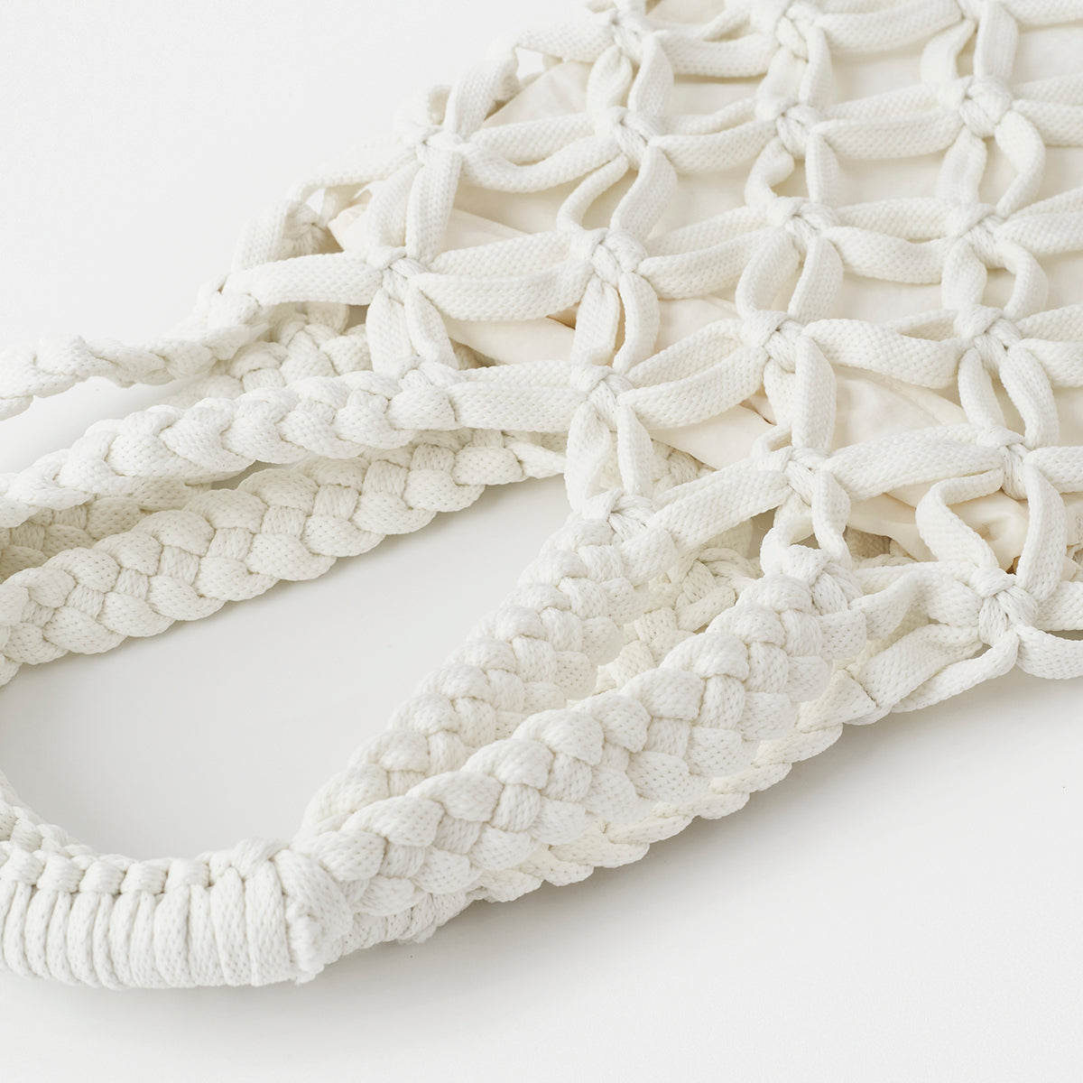 Crochet handle bag details