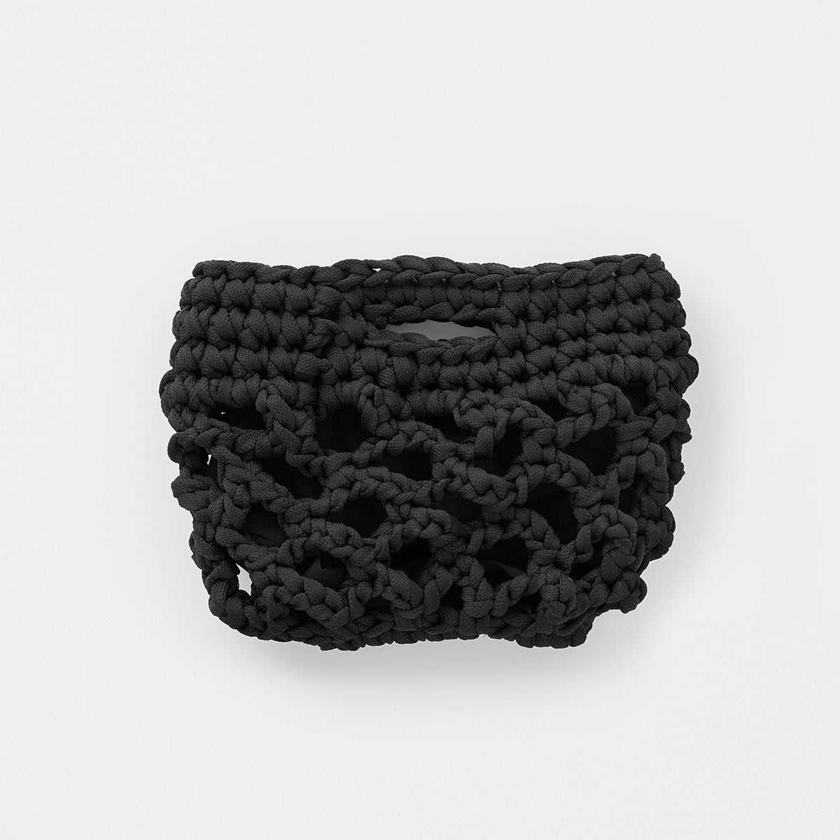 crochet basket / black